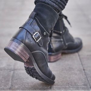 Taos Crave Leather Combat Boots